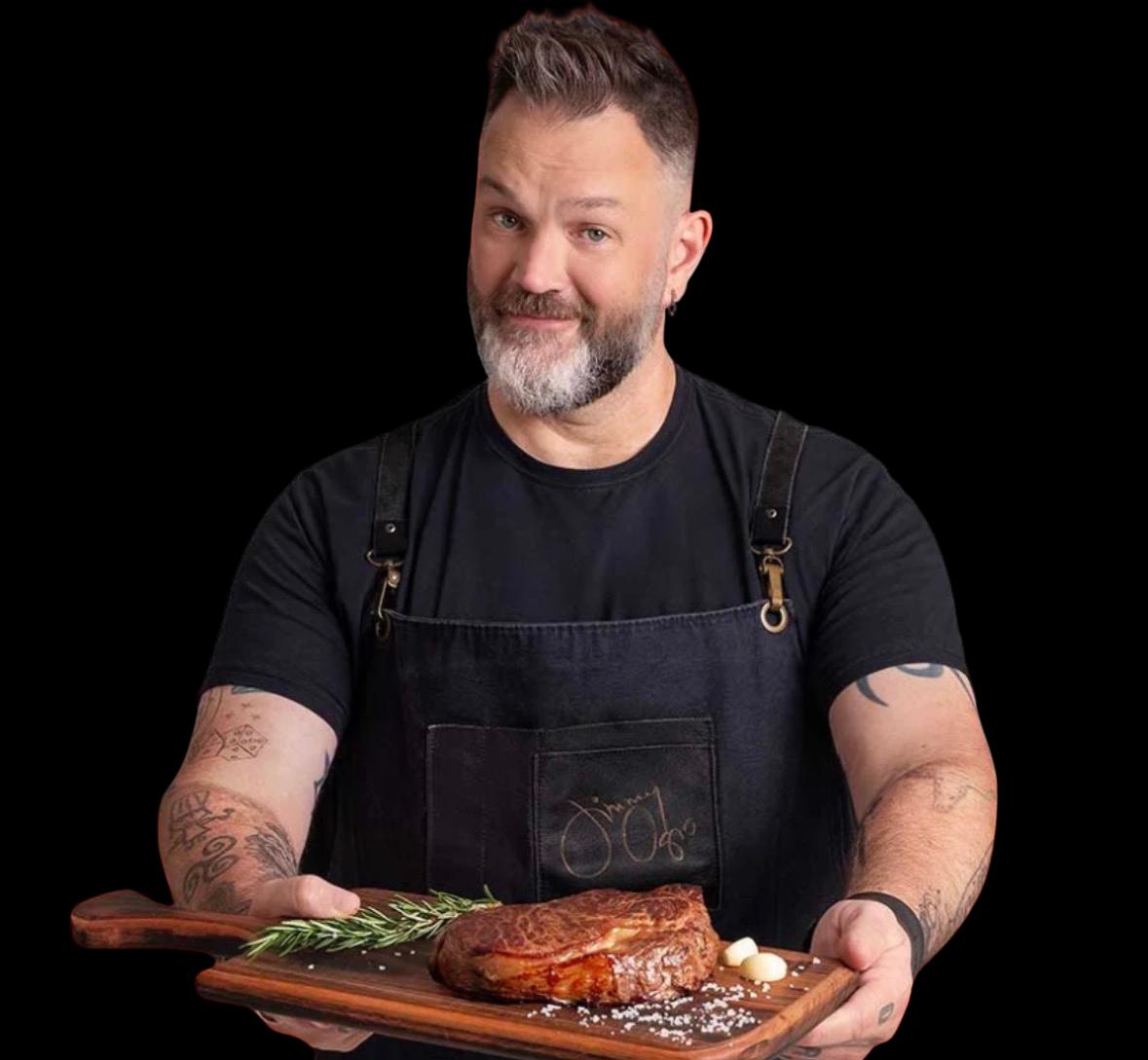 Jimmy Ogro com bife, chef e apresentador